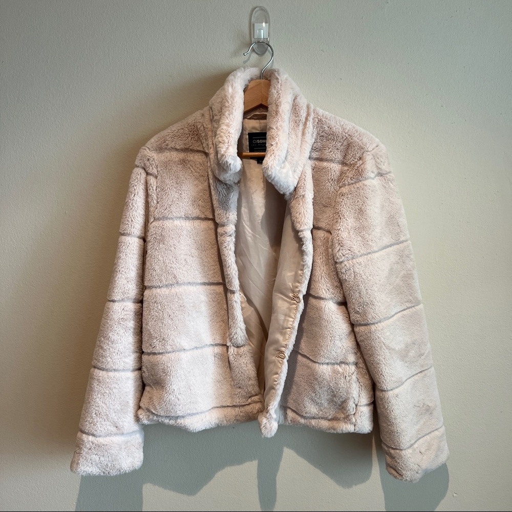 Ci Sono Faux Fur Jacket in Beige